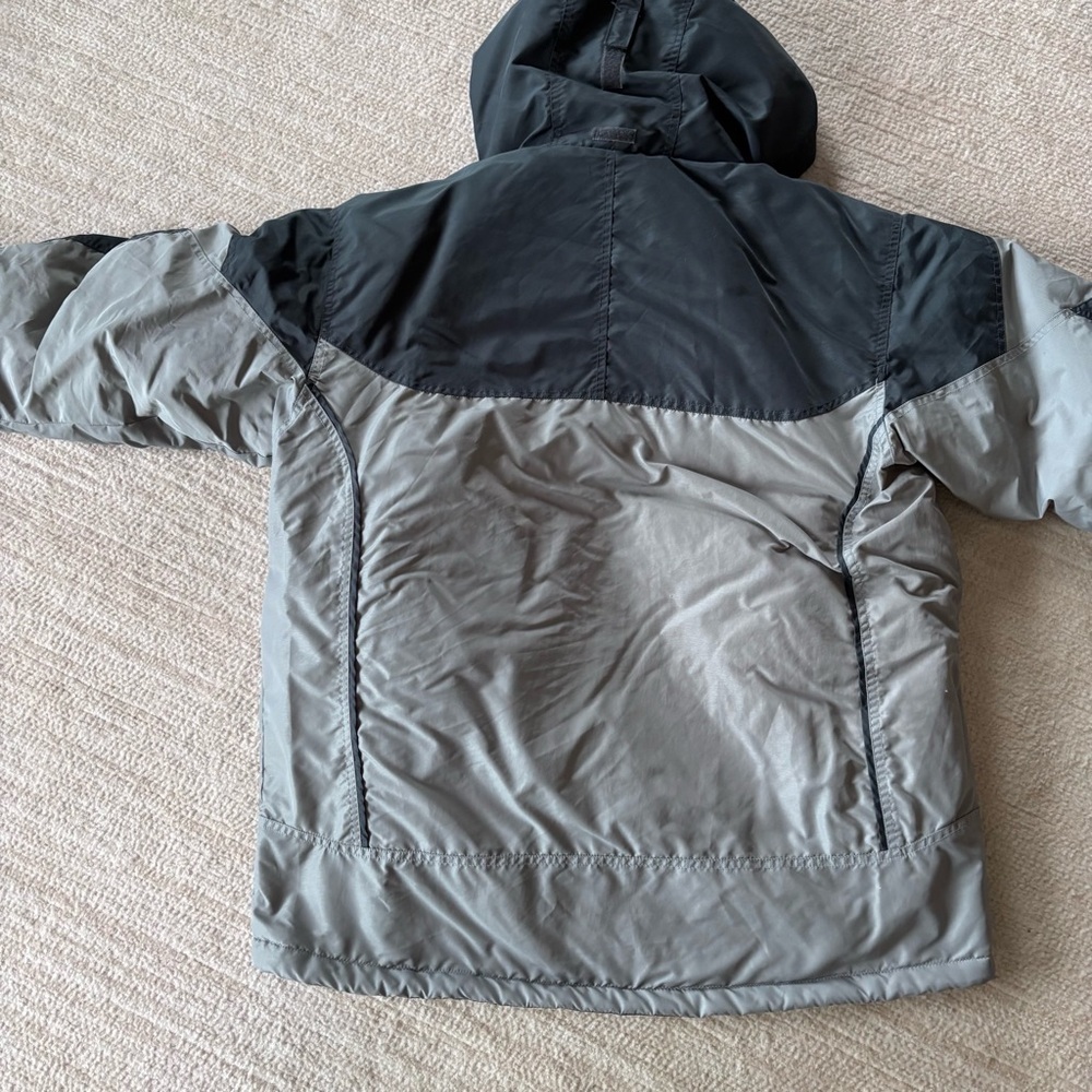 Columbia Men's Two-Tone Thick Winter Jacket - Picture 7 of 9